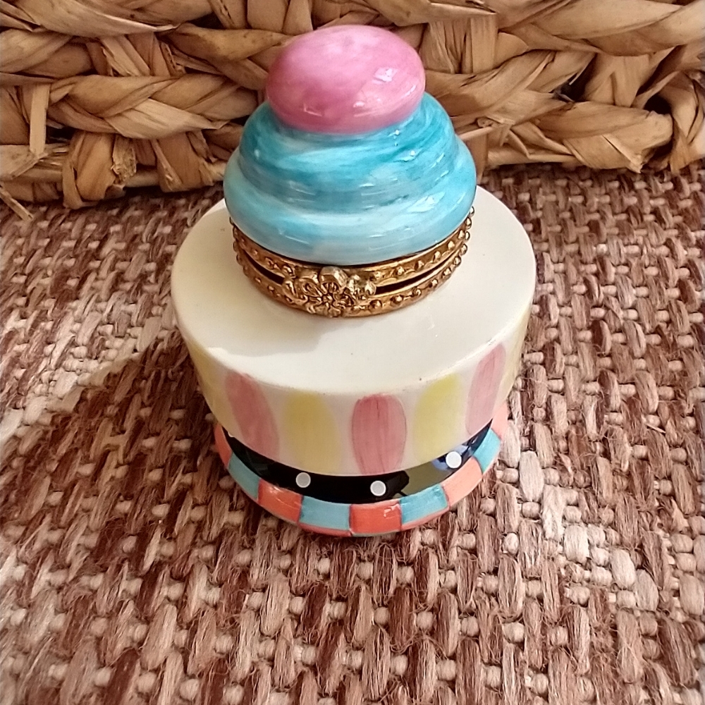 COPY - Ceramic Keepsave Box